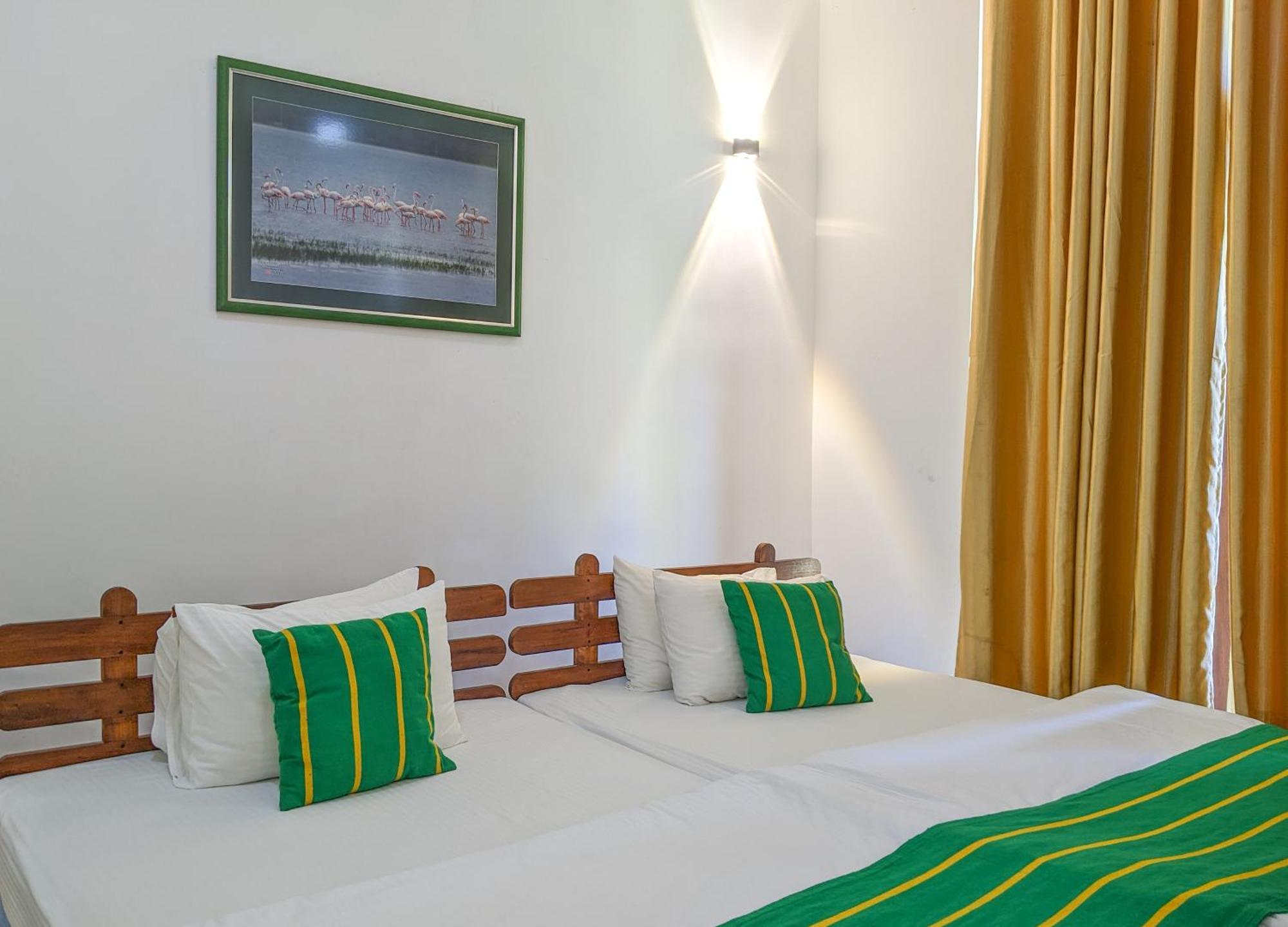 Yala Golden Wild Bed & Breakfast Tissamaharama Bagian luar foto