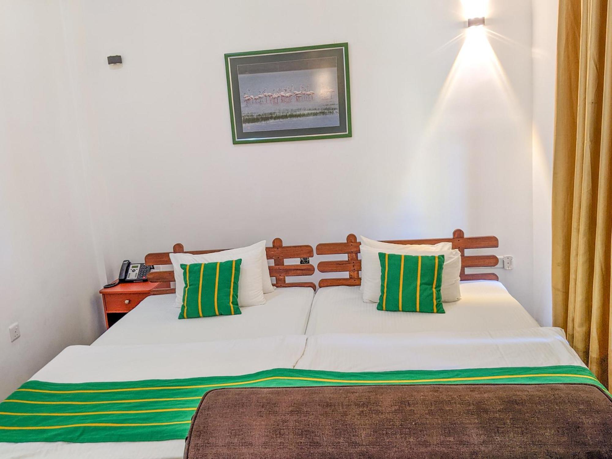 Yala Golden Wild Bed & Breakfast Tissamaharama Bagian luar foto